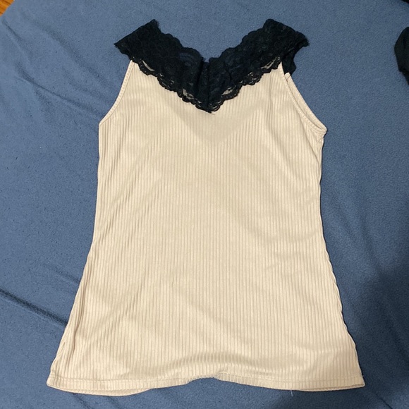 Cream Lace tank top - Picture 2 of 2